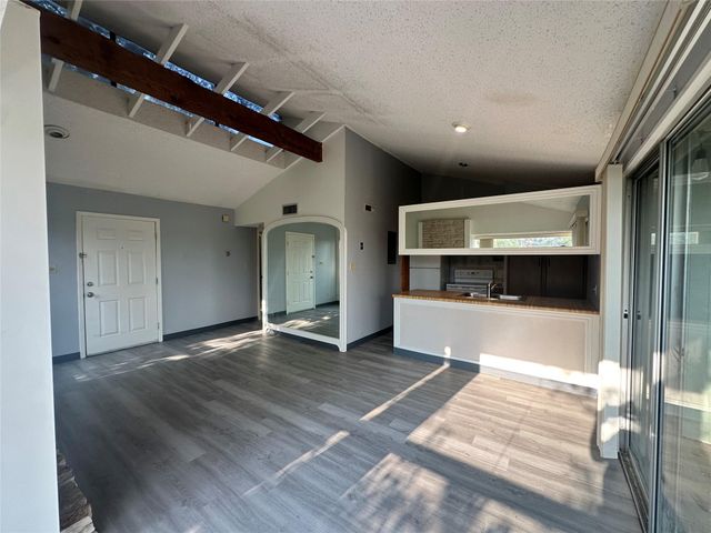 2206 Trailside DR 302, Austin, TX 78704