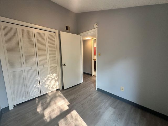 2206 Trailside DR 302, Austin, TX 78704