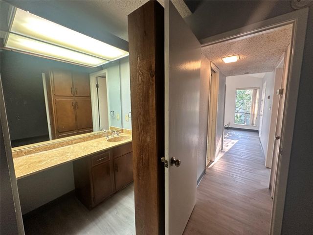 2206 Trailside DR 302, Austin, TX 78704