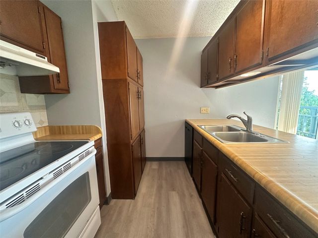 2206 Trailside DR 302, Austin, TX 78704