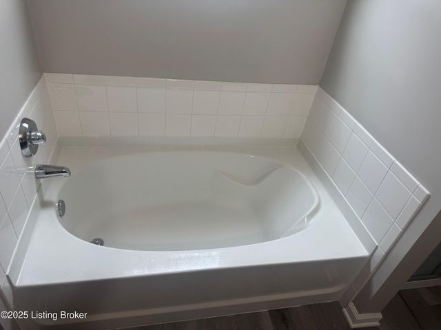 146 Bald Eagles Cir, Mt Washington, KY 40047