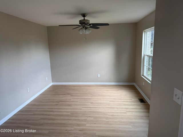 146 Bald Eagles Cir, Mt Washington, KY 40047