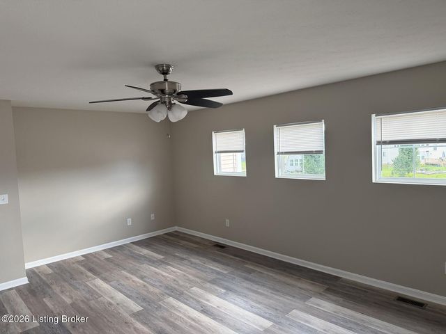 146 Bald Eagles Cir, Mt Washington, KY 40047