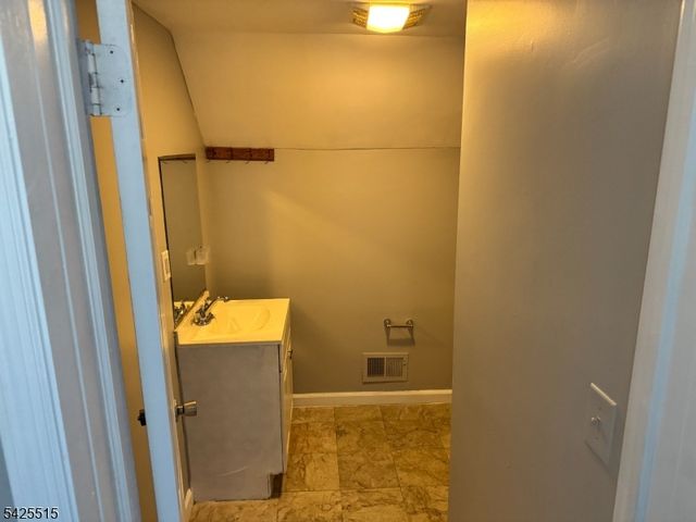 296 Woodside Ave, Newark City, NJ 07104