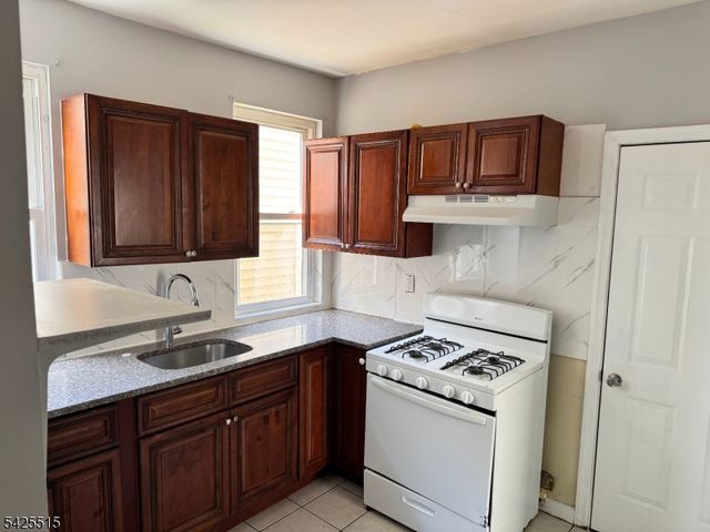 296 Woodside Ave, Newark City, NJ 07104