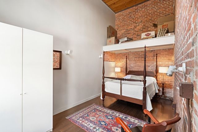 1 Aberdeen Way 102, Cambridge, MA 02138