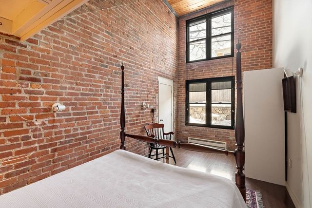 1 Aberdeen Way 102, Cambridge, MA 02138