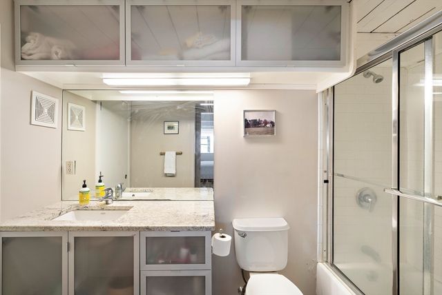 1 Aberdeen Way 102, Cambridge, MA 02138