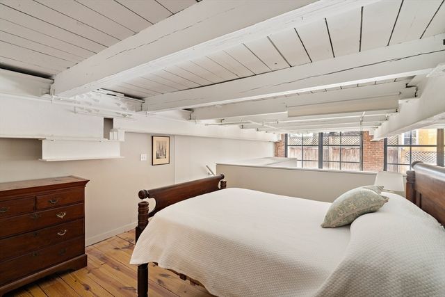 1 Aberdeen Way 102, Cambridge, MA 02138