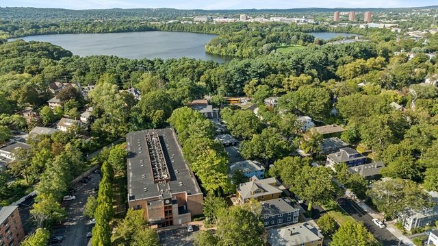 1 Aberdeen Way 102, Cambridge, MA 02138