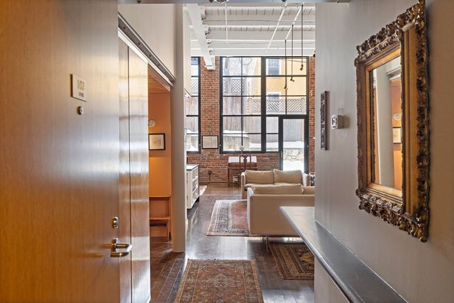 1 Aberdeen Way 102, Cambridge, MA 02138