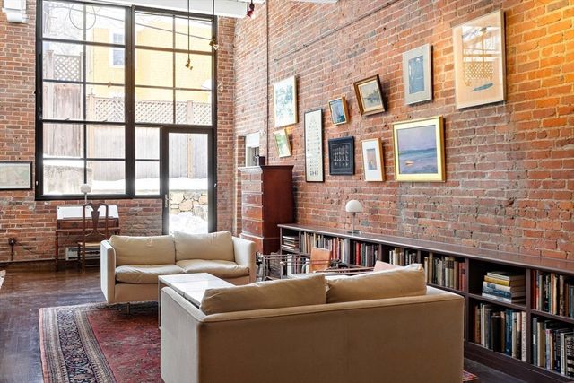 1 Aberdeen Way 102, Cambridge, MA 02138