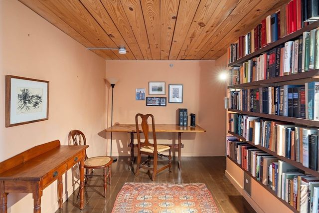 1 Aberdeen Way 102, Cambridge, MA 02138