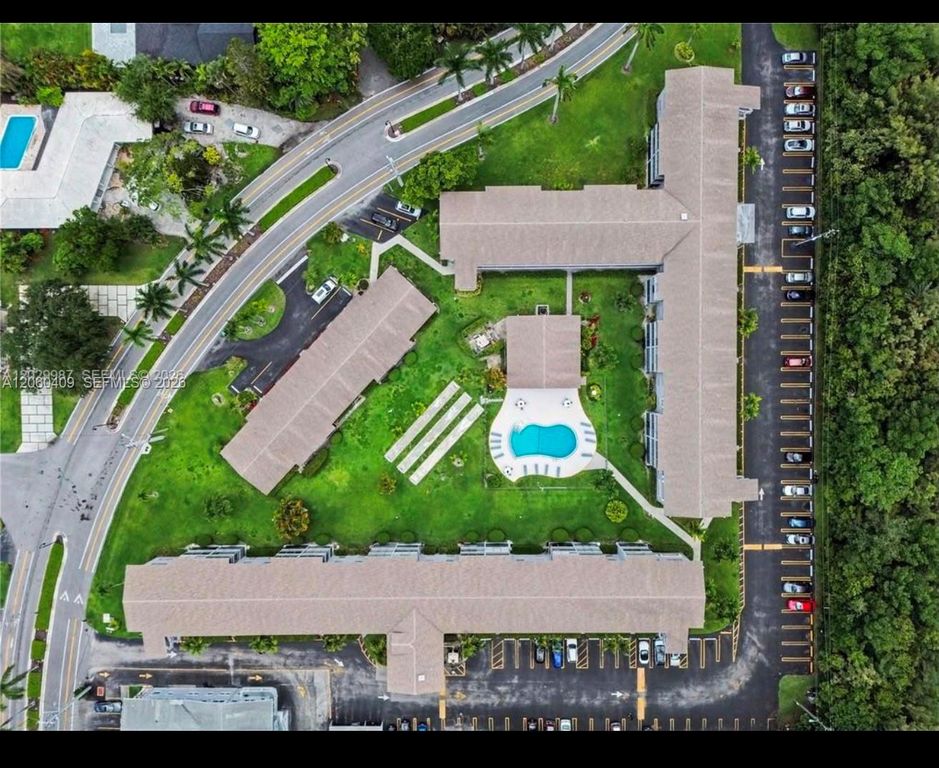 700 Layne Boulevard 306, Hallandale Beach, FL 33009
