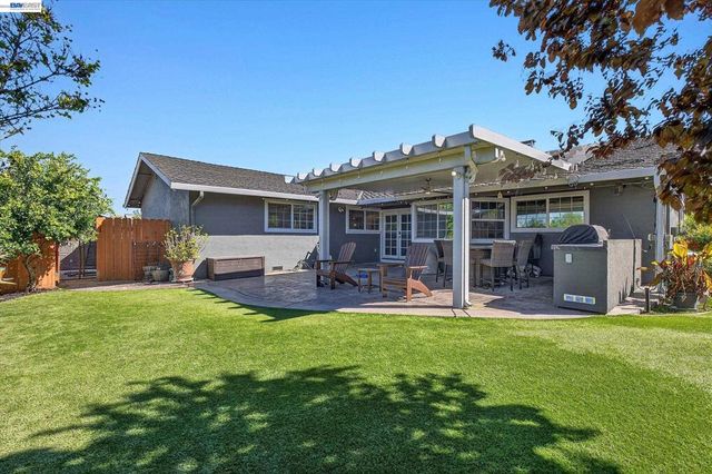 1223 Aberdeen Ave, Livermore, CA 94550