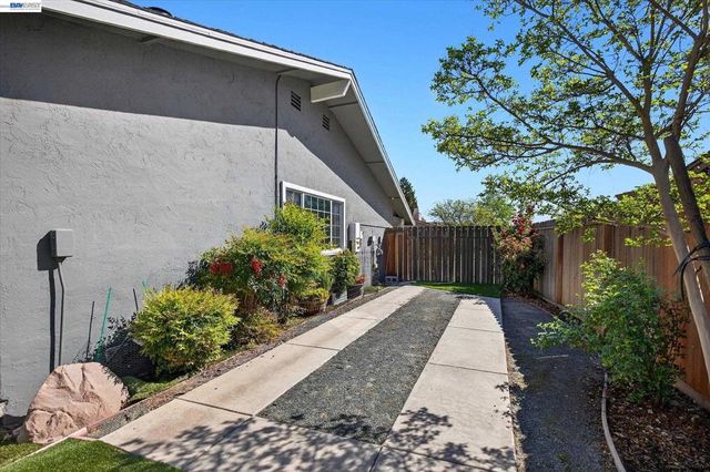 1223 Aberdeen Ave, Livermore, CA 94550