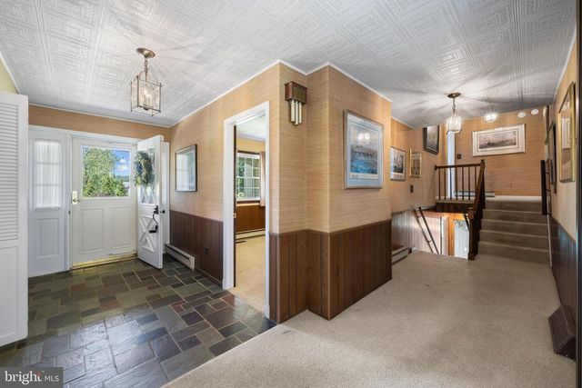 6 STONEHURST RD, Phoenix, MD 21131