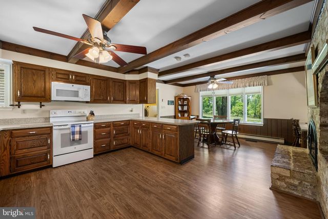6 STONEHURST RD, Phoenix, MD 21131