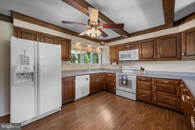 6 STONEHURST RD, Phoenix, MD 21131