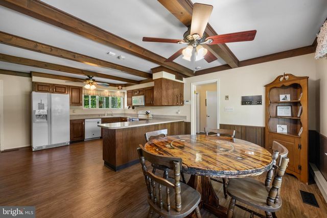6 STONEHURST RD, Phoenix, MD 21131