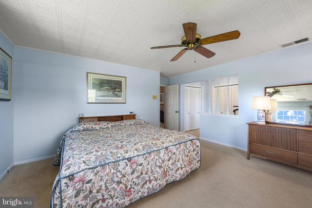 6 STONEHURST RD, Phoenix, MD 21131