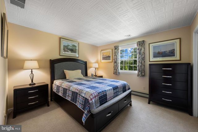 6 STONEHURST RD, Phoenix, MD 21131