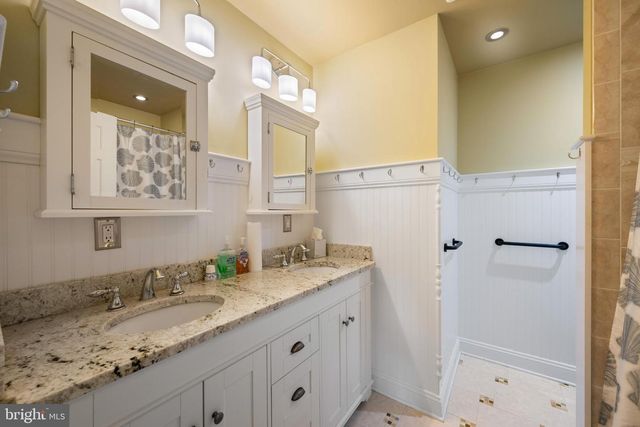6 STONEHURST RD, Phoenix, MD 21131