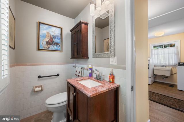 6 STONEHURST RD, Phoenix, MD 21131