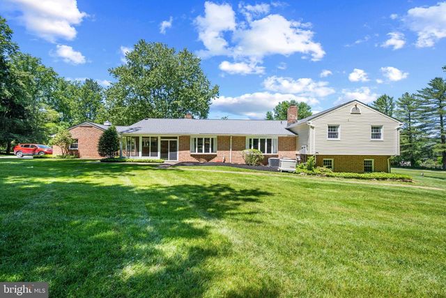6 STONEHURST RD, Phoenix, MD 21131