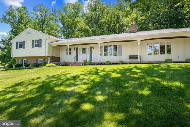 6 STONEHURST RD, Phoenix, MD 21131