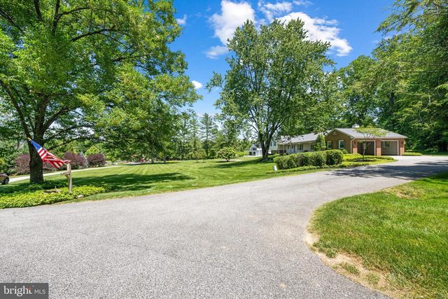 6 STONEHURST RD, Phoenix, MD 21131