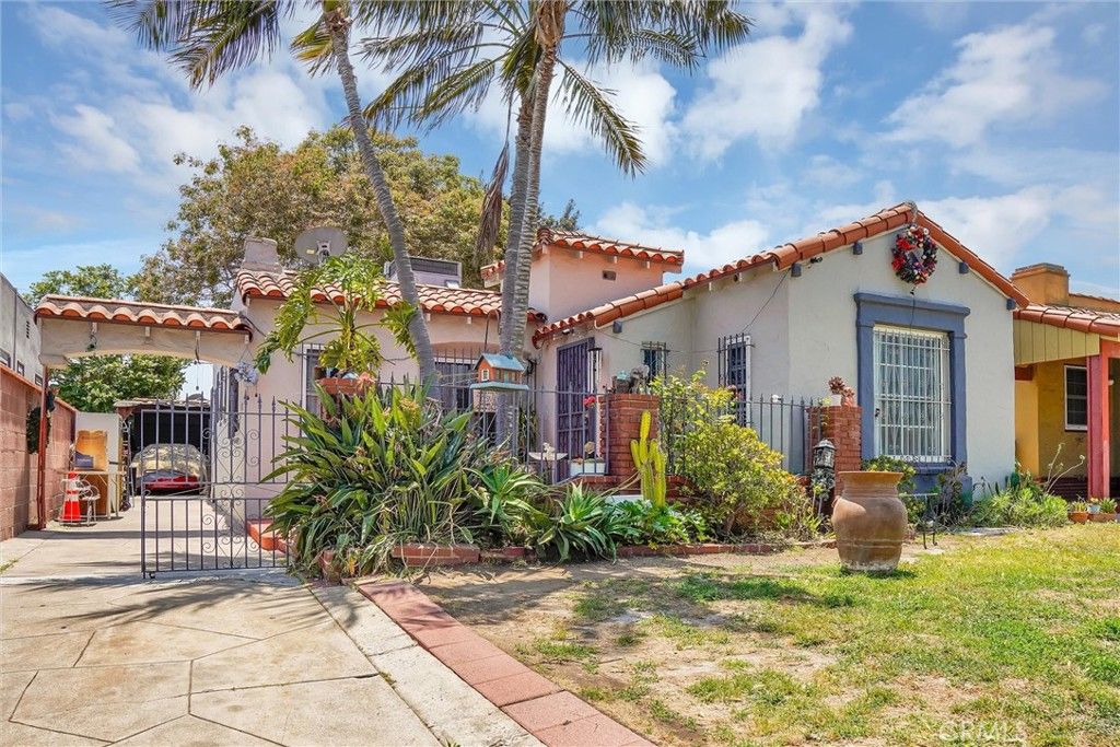 2028 W 84th, Los Angeles, CA 90047