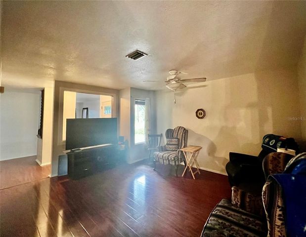 9715 HIDDEN OAKS CIRCLE, Tampa, FL 33612