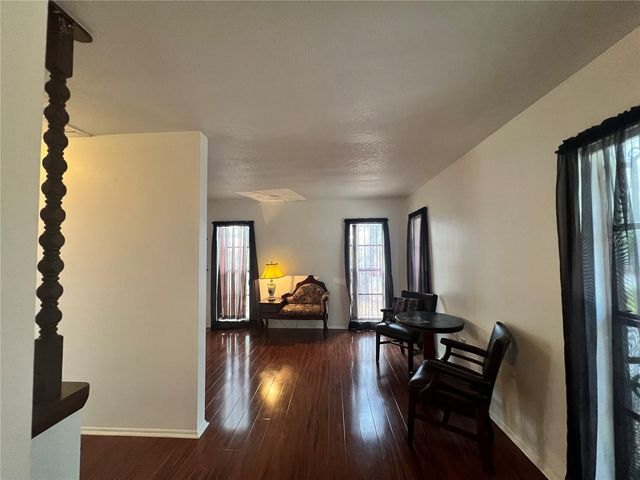 9715 HIDDEN OAKS CIRCLE, Tampa, FL 33612