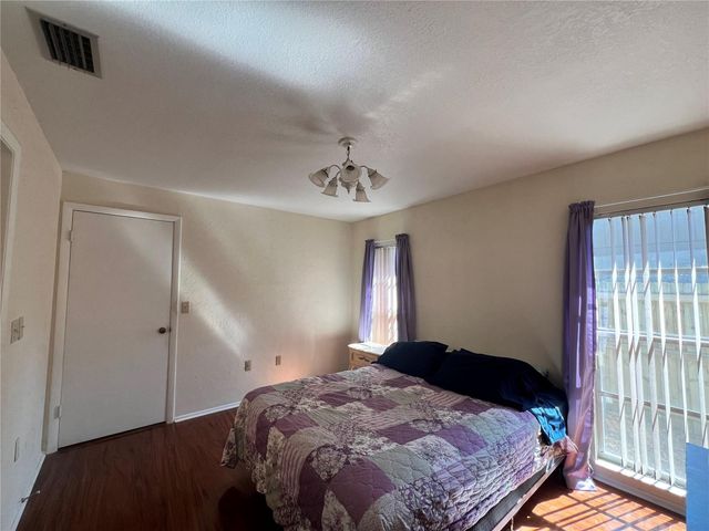 9715 HIDDEN OAKS CIRCLE, Tampa, FL 33612