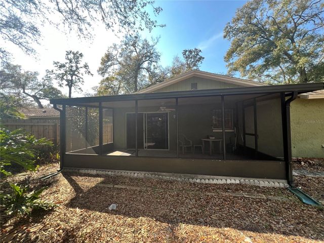 9715 HIDDEN OAKS CIRCLE, Tampa, FL 33612