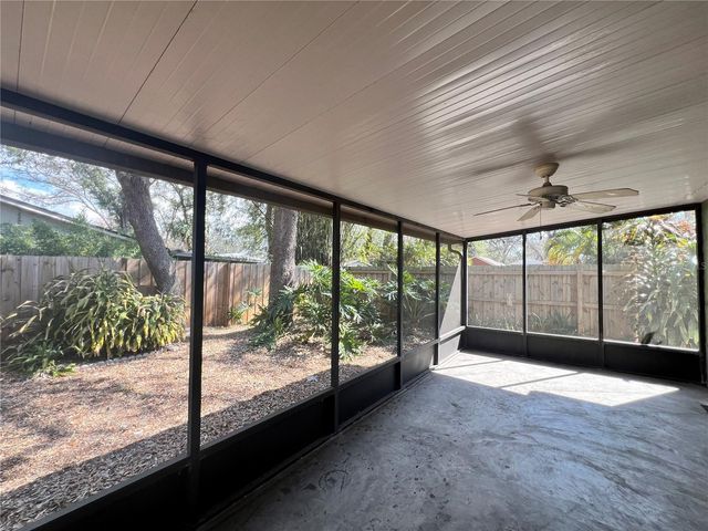 9715 HIDDEN OAKS CIRCLE, Tampa, FL 33612