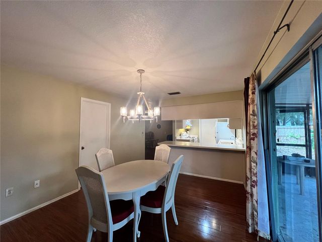 9715 HIDDEN OAKS CIRCLE, Tampa, FL 33612