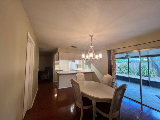 9715 HIDDEN OAKS CIRCLE, Tampa, FL 33612