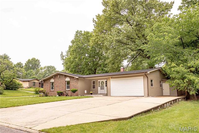 415 Montbrook Drive, O'fallon, MO 63366