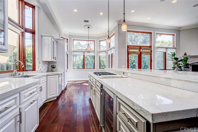 3404 N Poinsettia Avenue, Manhattan Beach, CA 90266