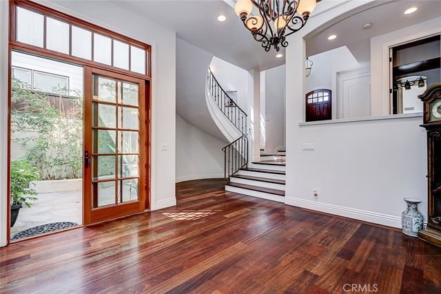 3404 N Poinsettia Avenue, Manhattan Beach, CA 90266