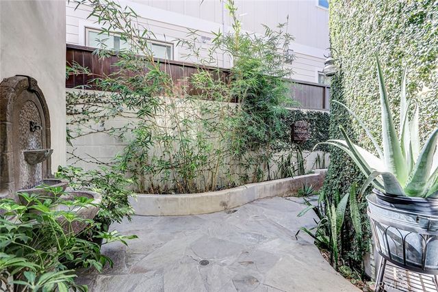 3404 N Poinsettia Avenue, Manhattan Beach, CA 90266