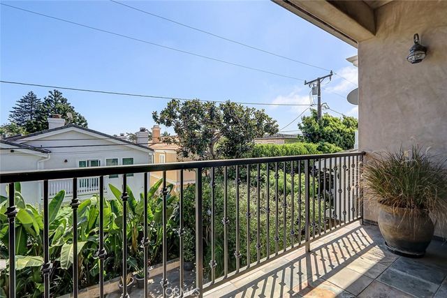 3404 N Poinsettia Avenue, Manhattan Beach, CA 90266