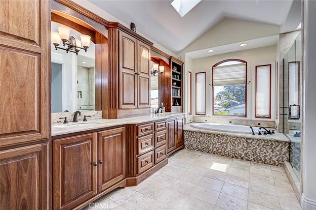 3404 N Poinsettia Avenue, Manhattan Beach, CA 90266