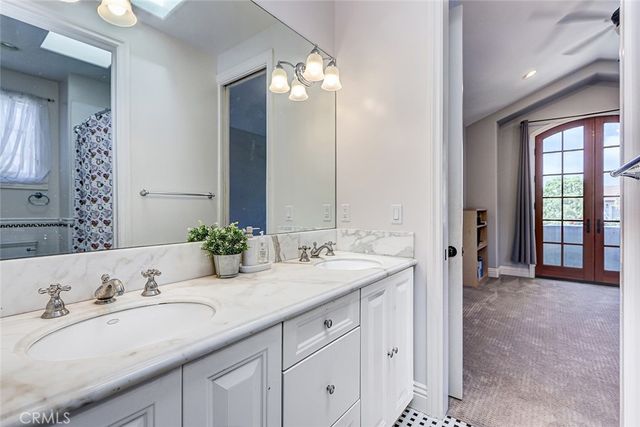 3404 N Poinsettia Avenue, Manhattan Beach, CA 90266