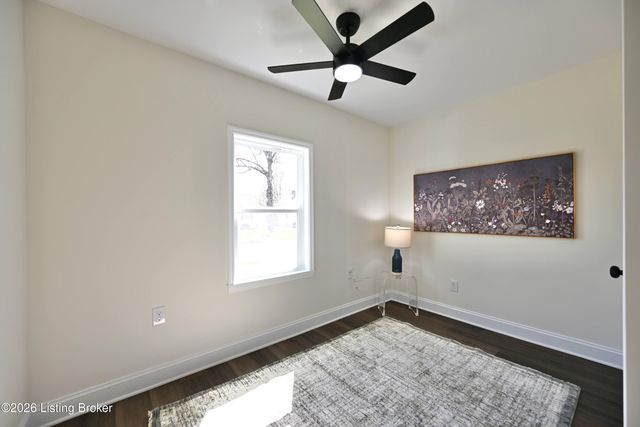 2801 Narragansett Dr, Louisville, KY 40210