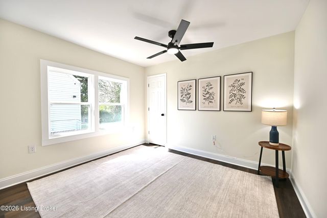 2801 Narragansett Dr, Louisville, KY 40210