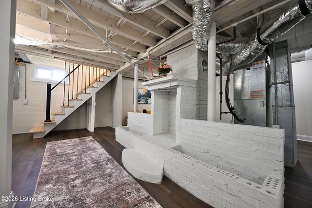 2801 Narragansett Dr, Louisville, KY 40210