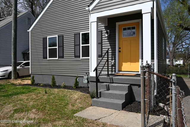 2801 Narragansett Dr, Louisville, KY 40210